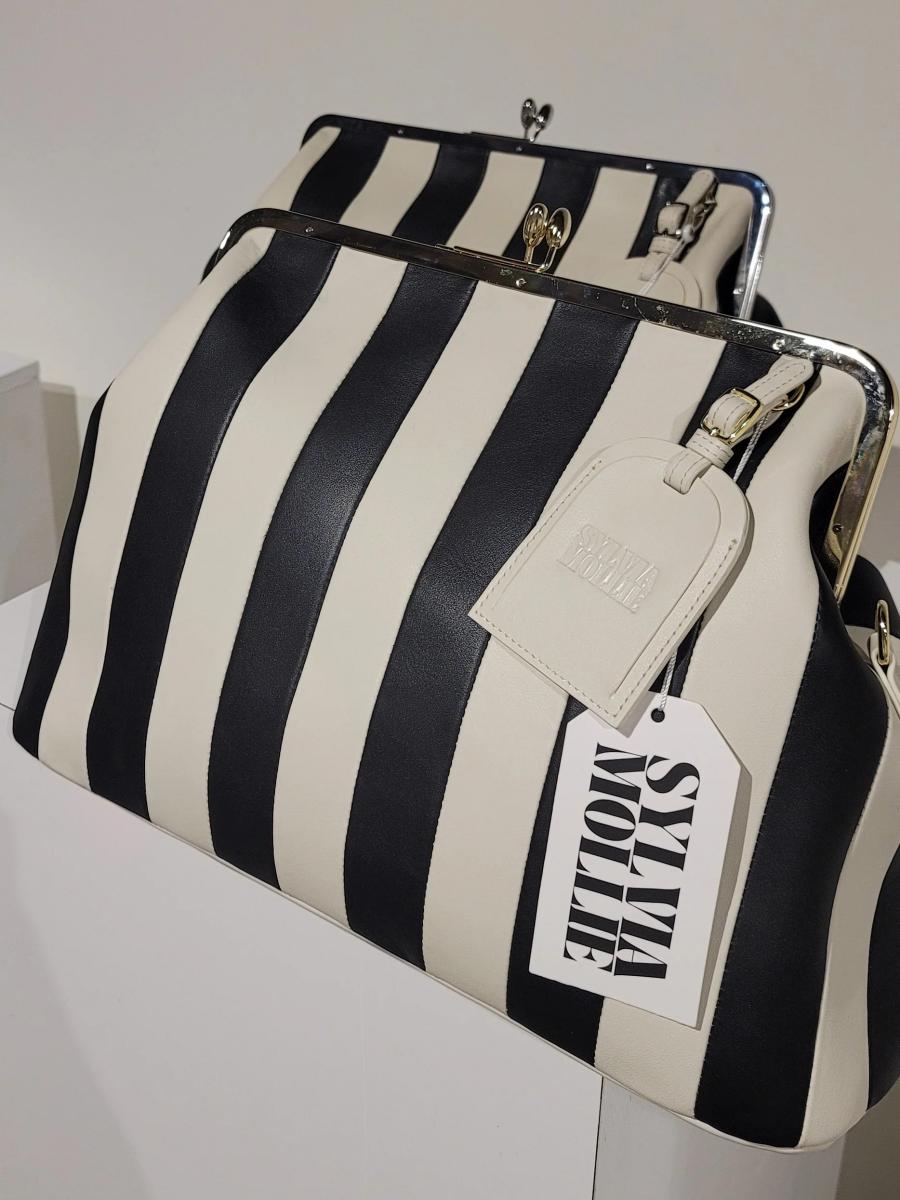 Leather Kisslock Frame Bag - allsose